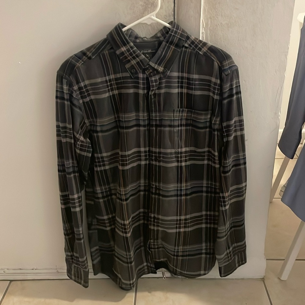 Eddie Bauer Casual Button Down Shirt (Gray Striped)